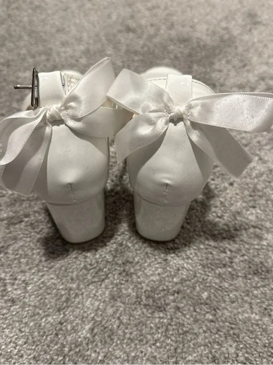 SHEIN White Ankle-Strap Block Heels with Ribbon Tie - Picture 2 of 3